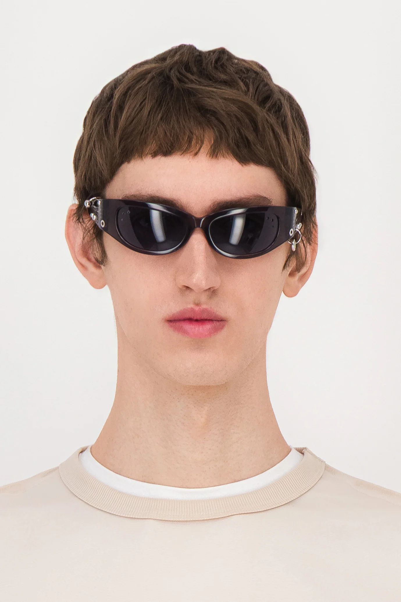 Clara grey sunglasses - Image 7