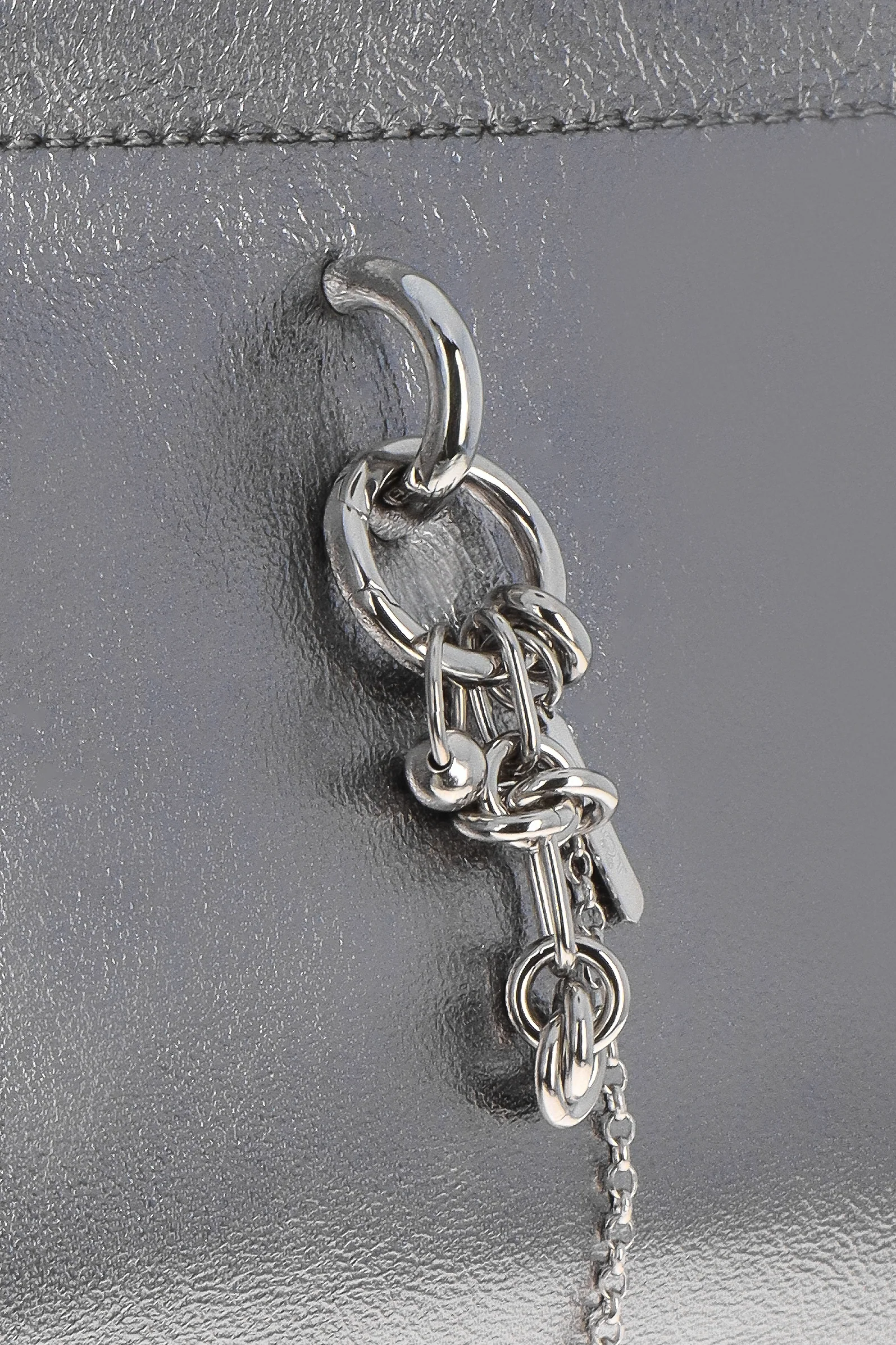 Flor gun metal bag with chain charm - Image 3
